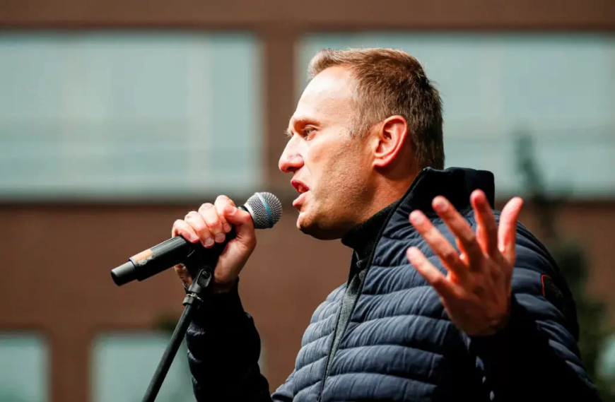 Líder da oposição russa Navalny está morto, diz serviço penitenciário