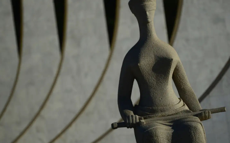 Por unanimidade, STF diz que Forças Armadas não são "poder moderador"