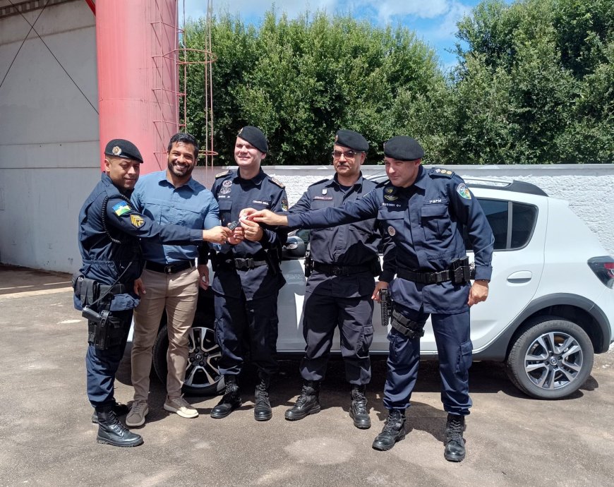 Governo de Rondônia faz entrega de veículos e materiais a órgãos da segurança pública em Ariquemes