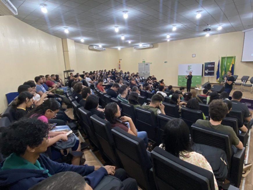 Inovações, tendências e desafios do setor tecnológico são discutidos em evento por profissionais, estudantes e entusiastas