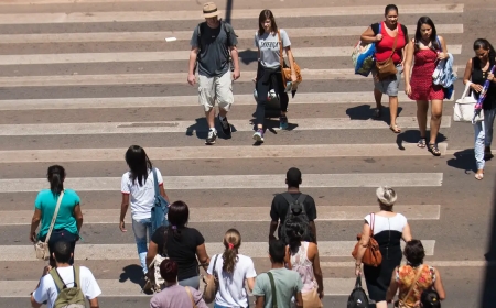 Expectativa de vida ao nascer no Brasil sobe para 76,4 anos em 2023