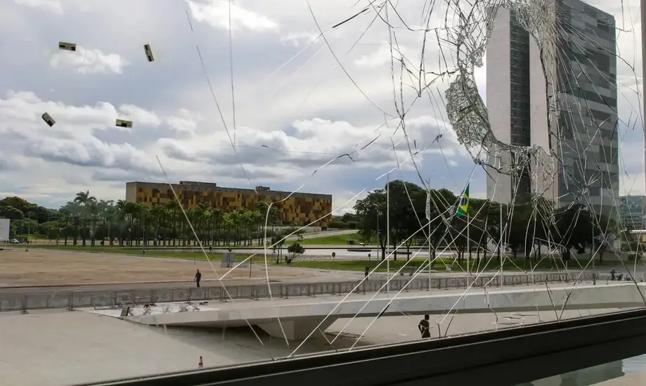 Anistia seria preocupante e mau exemplo, dizem juristas