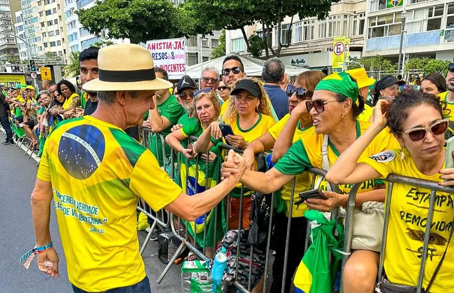 Jaime Bagattoli reforça apoio à anistia do 8 de Janeiro em ato com ex-presidente Bolsonaro, no Rio