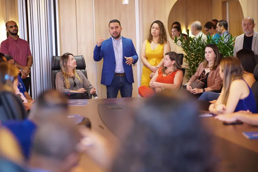 Secretário de Emendas da Assembleia preside reunião sobre fluxo de emendas da ALE