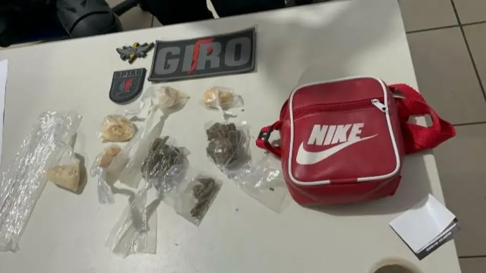 Traficante tenta fugir correndo mas acaba preso com drogas no beco da Limeira