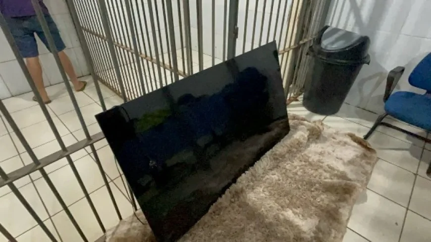 PM prende dupla com objetos roubados de idosa em condomínio na zona leste