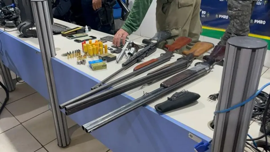 Ação conjunta da PM, Ibama e ICMBio resulta em apreensão de armas e quatro presos em Candeias