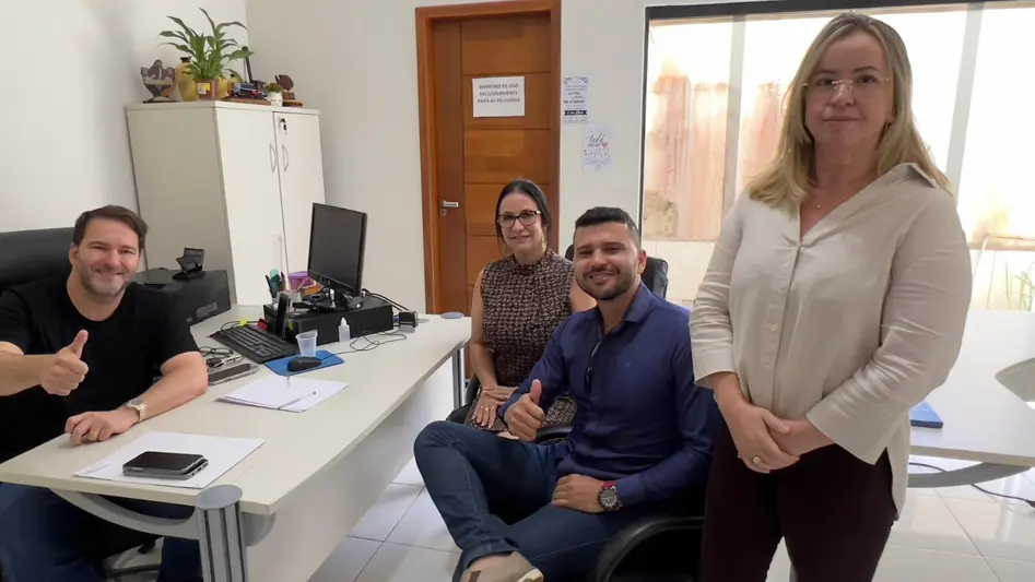 Deputado Alex Redano recebe Rodrigo Queiroz e reforça compromisso com a saúde de Alto Paraíso