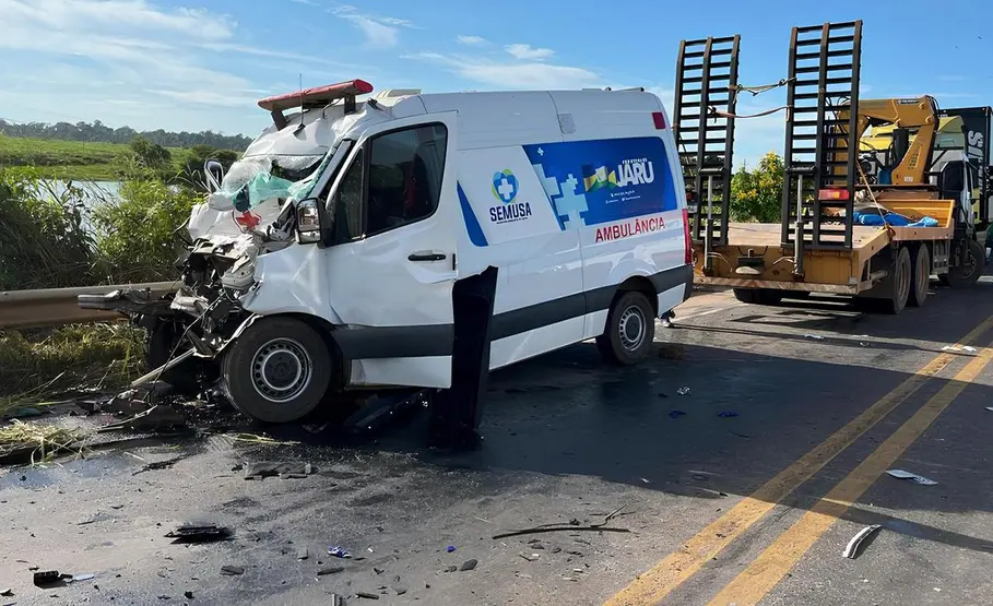 Identificadas vítimas fatais de colisão entre ambulância e ônibus na BR-364