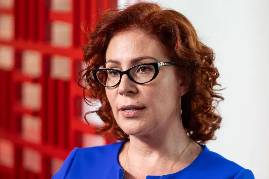 Carla Zambelli é presa na Itália após fugir do Brasil