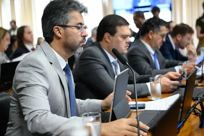 CPMI do INSS ouve depoentes e aprova coleta de dados sobre fraudes na Previdência