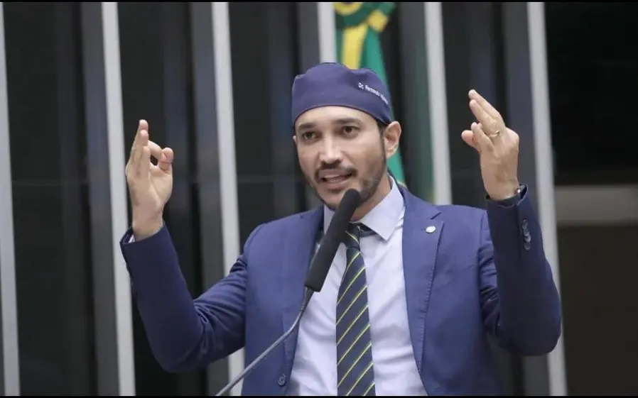 Dr Fernando Máximo lidera pesquisa para governo de Rondônia em 2026