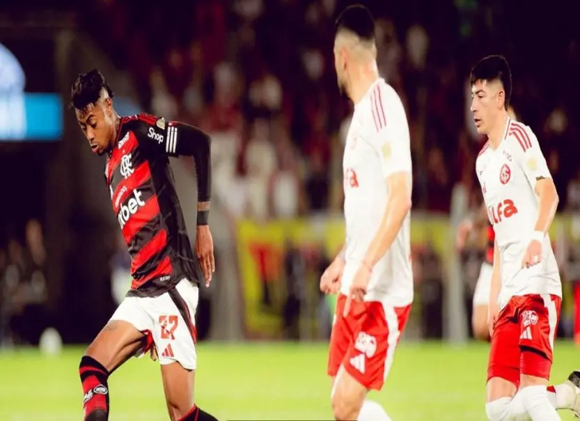 Flamengo enfrenta Internacional hoje para garantir vaga nas quartas da Libertadores