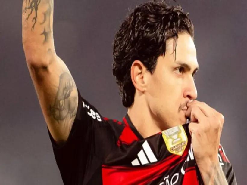 Flamengo vence Vitória por 8 a 0 e estabelece maior goleada da história do Brasileirão