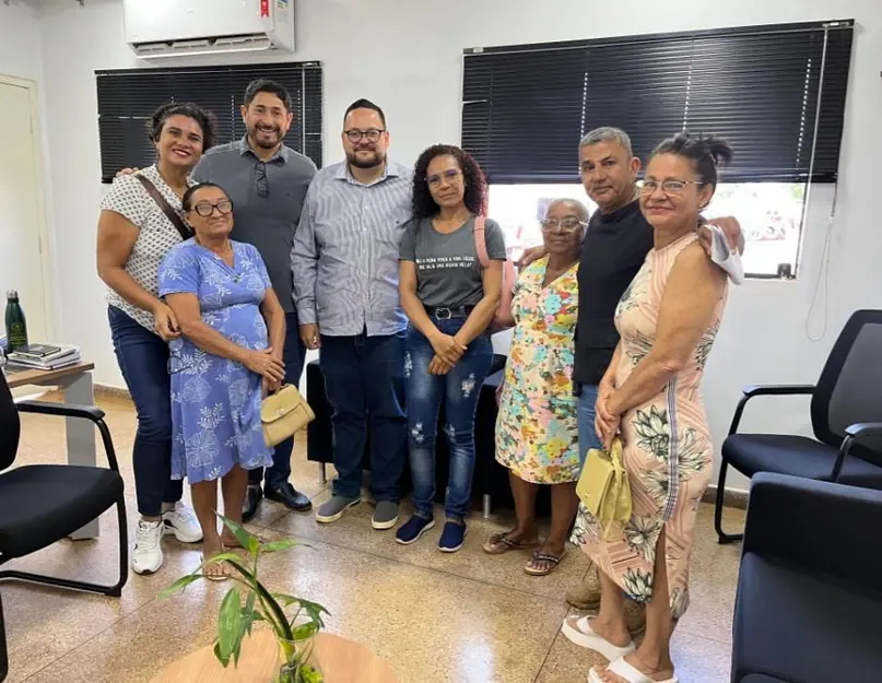 Vereador e moradores buscam melhorias em vias do bairro Cohab com Seinfra