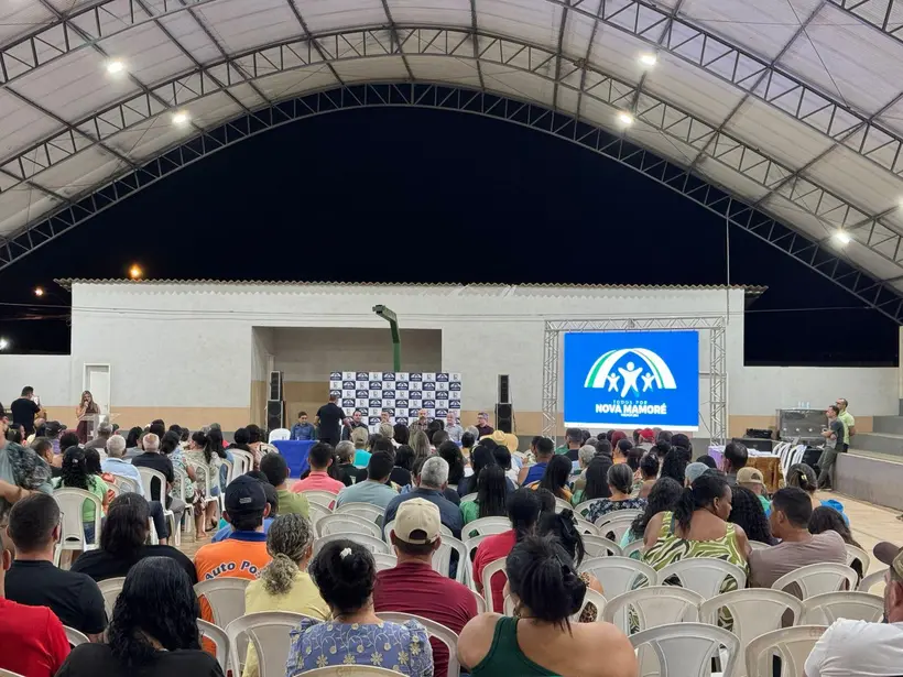 Mais de 900 famílias de Nova Mamoré recebem títulos de regularização fundiária