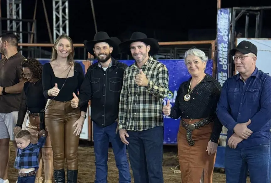 Deputada entrega veículo para fortalecer rede de saúde em Costa Marques