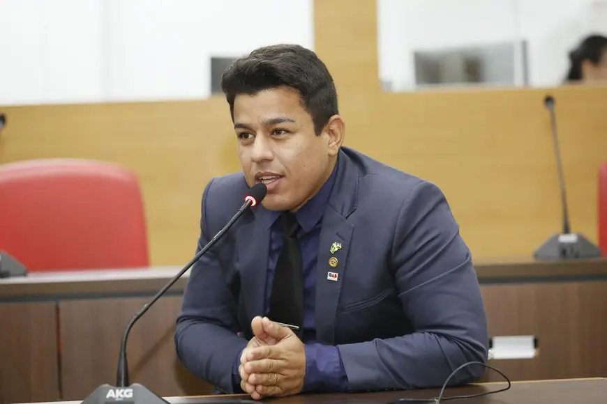 Adailton Fúria lidera preferência em enquete para governo de Rondônia