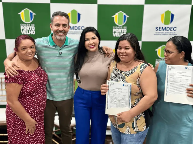 Cristiane Lopes entrega 404 títulos de propriedade em Porto Velho