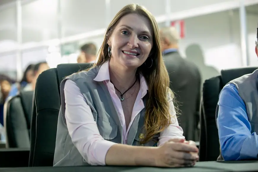 Gislaine Lebrinha destina R 2 milhões para asfaltamento no Vale do Anari