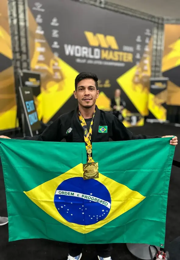 Deputado Edevaldo Neves parabeniza Ângelo Rafael por título mundial de Jiu-Jitsu