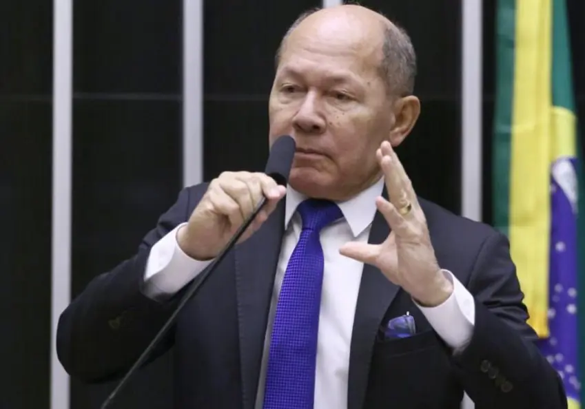 Deputado Coronel Chrisóstomo participa de vigília em apoio a Jair Bolsonaro