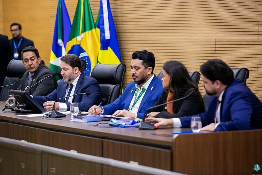 Deputados questionam secretário sobre crise na saúde de Rondônia em reunião tensa