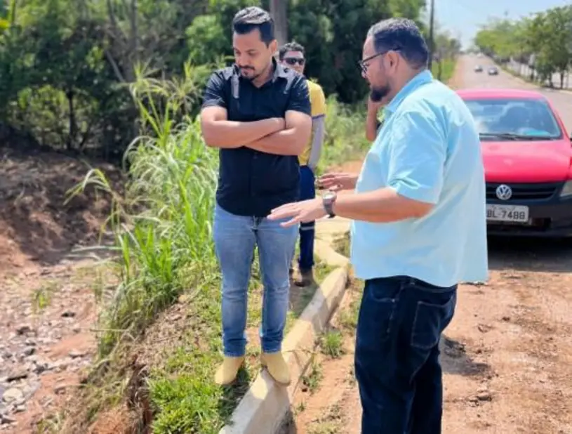 Vereador Dr. Gilber e secretário visitam obras na Avenida Imigrantes em Porto Velho