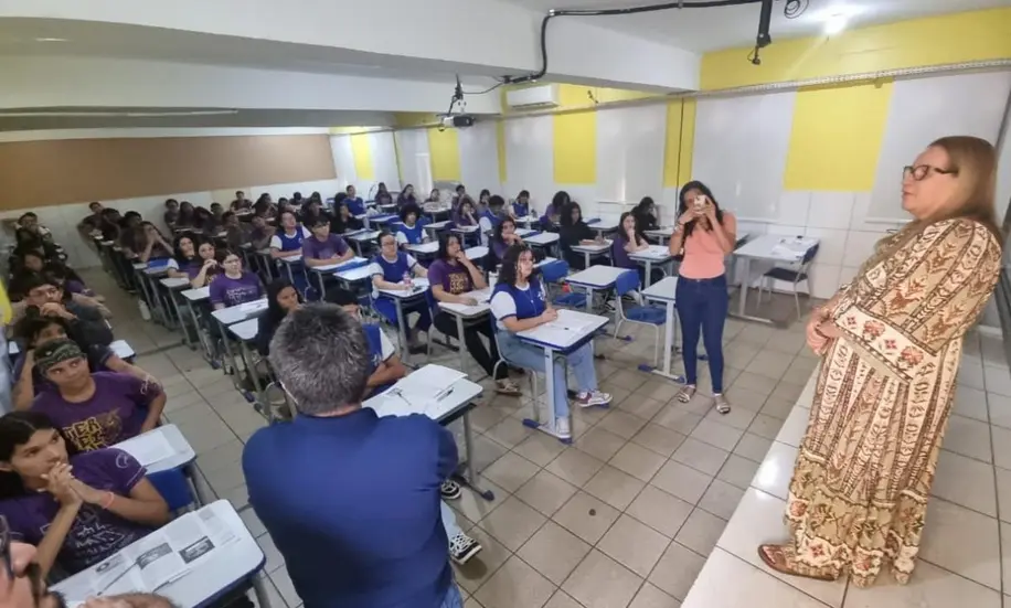 Vereadora Ellis Regina visita Escola João Bento da Costa e apoia Projeto Terceirão