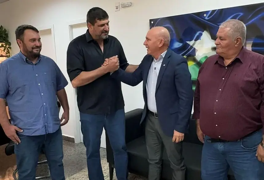 Deputado Ezequiel Neiva destina R$ 610 mil para micro-ônibus em Cabixi