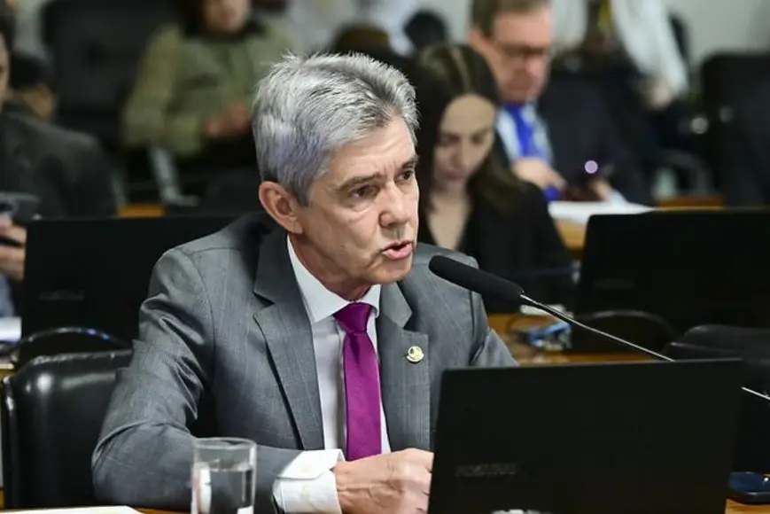 Senador Jaime Bagattoli discute PEC 22/2025 para proteger caminhoneiros