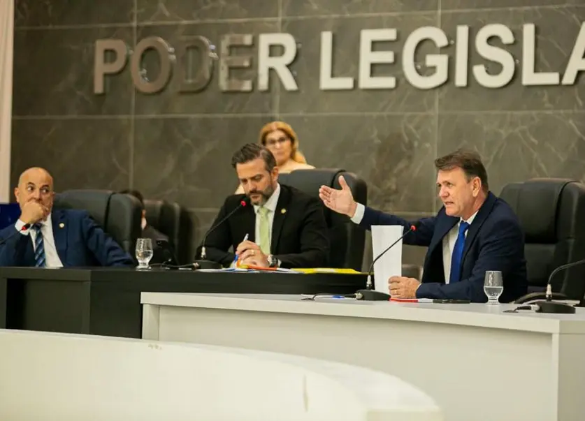 Deputado Goebel defende acesso de jovens ao serviço público em sessão da CCJR