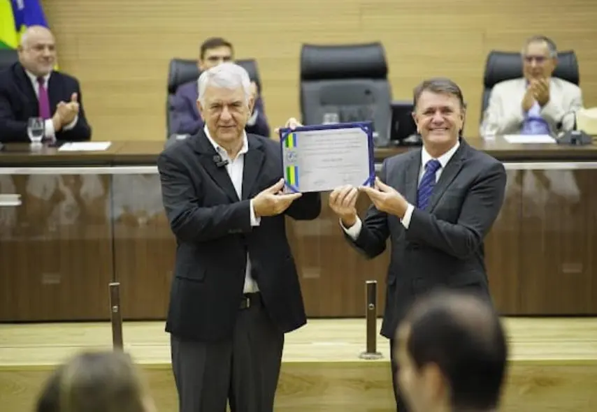 Deputado homenageia Adélio Barofaldi e Grupo Rovema pelos 40 anos em Rondônia