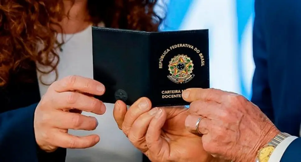 Lula sanciona lei que cria Carteira Nacional de Docente no Brasil