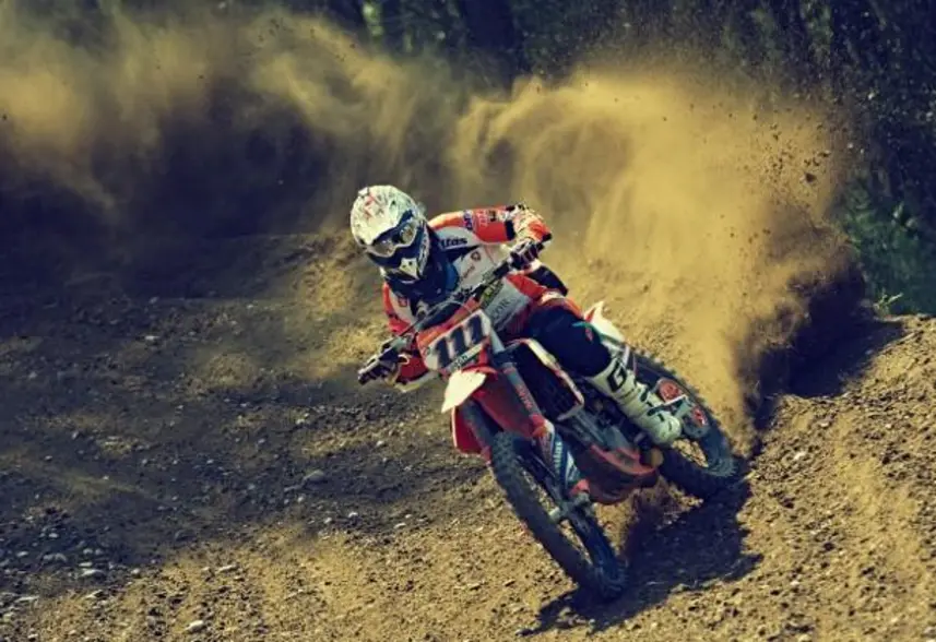 Motocross em Rondônia cresce com competições competitivas e público fiel