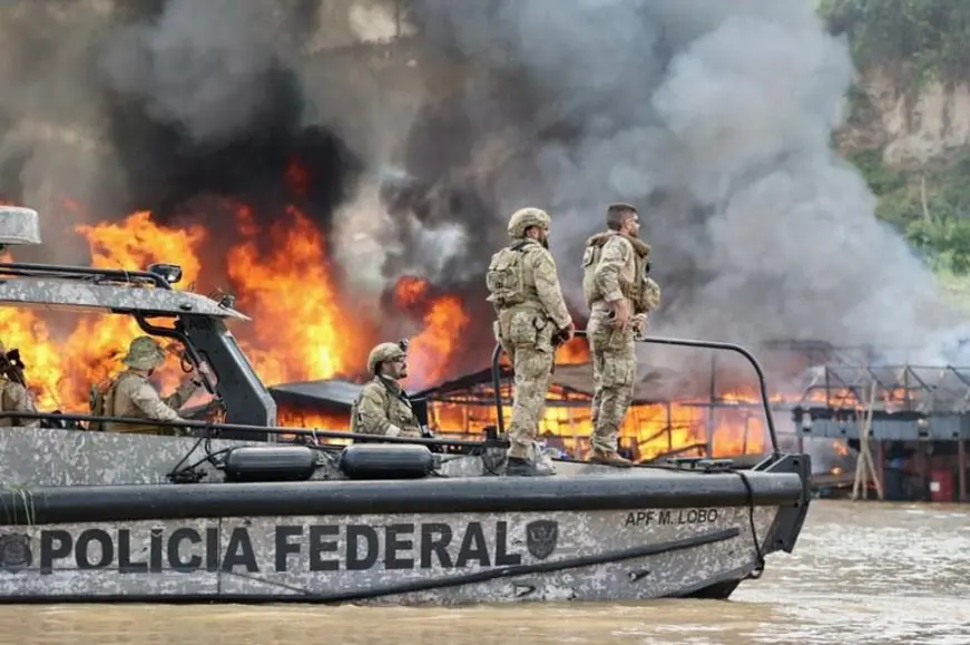Polícia Federal conclui Operação Boiúna e destrói 415 dragas em combate ao garimpo ilegal