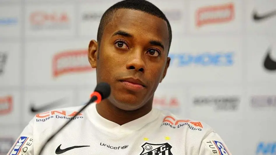 Robinho se torna técnico de futebol em presídio em Tremembé após condenação