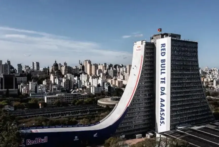 Sandro Dias Mineirinho estabelece recorde mundial ao descer megarrampa em Porto Alegre