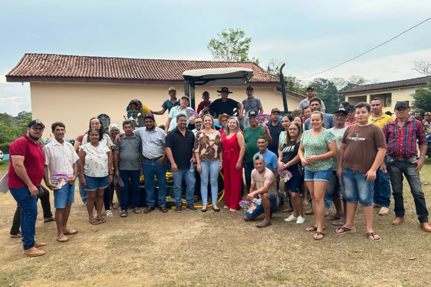 Teixeirópolis recebe ensiladeira de R$100 mil para agricultores locais