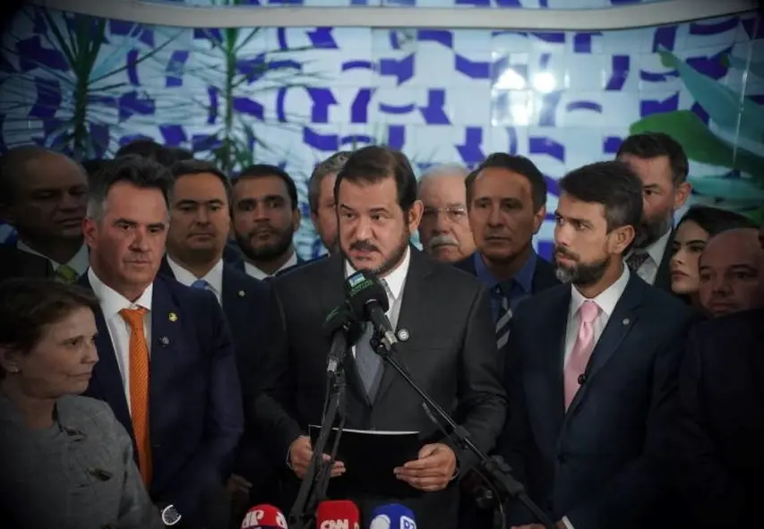 União Brasil retira todos os filiados de cargos no governo Lula