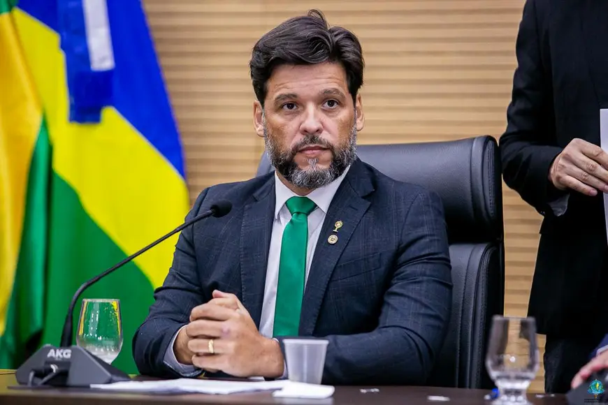 Deputado cobra envio de projeto de auxílio aos profissionais da saúde e educação