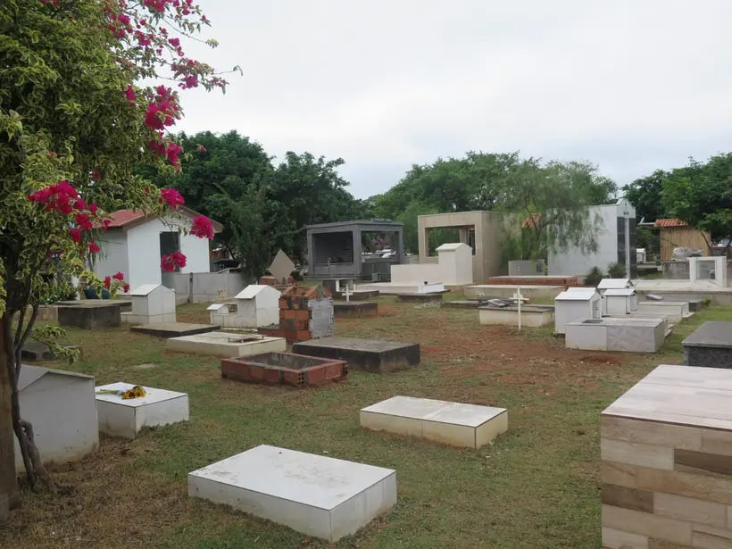 Cemitério Municipal de Vilhena enfrenta saturação e reutilização irregular de sepulturas