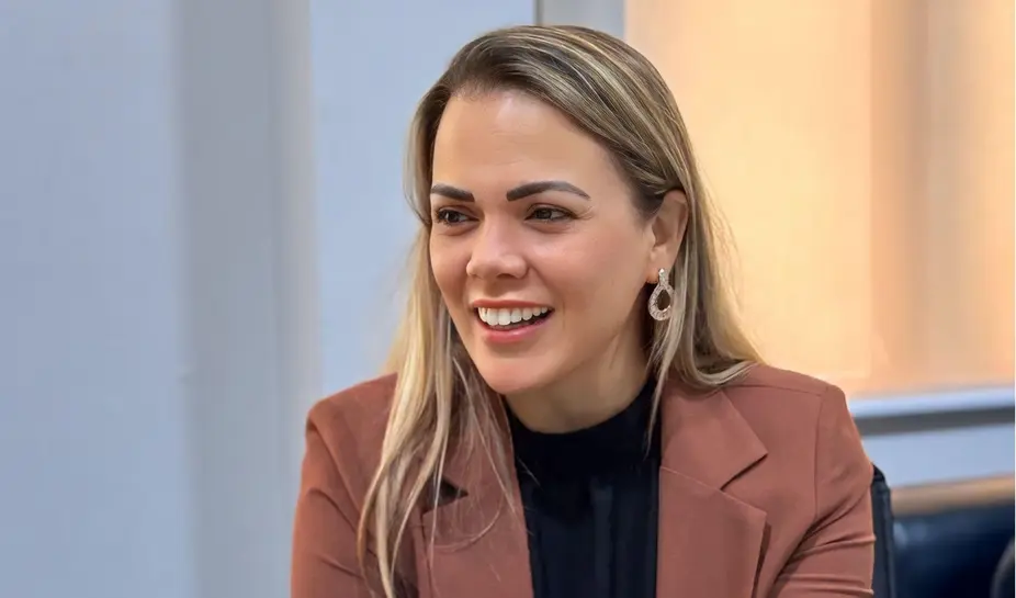 Clube das Mães de Jaru recebe playground com emenda da deputada Cláudia de Jesus