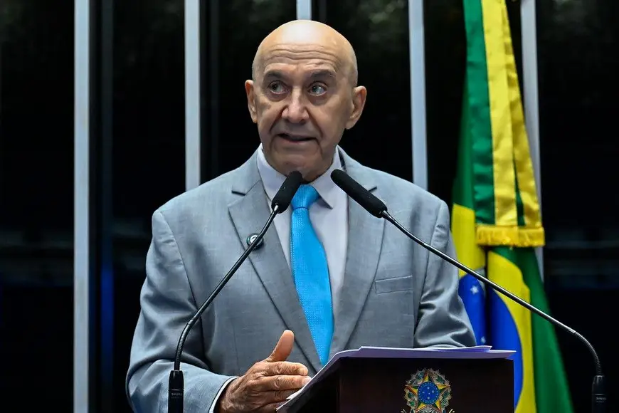 Senador Confúcio Moura homenageia professores e defende investimentos em educação