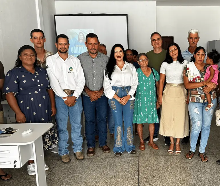 Deputada Cristiane Lopes entrega Sala de Cursos em Vale do Anari