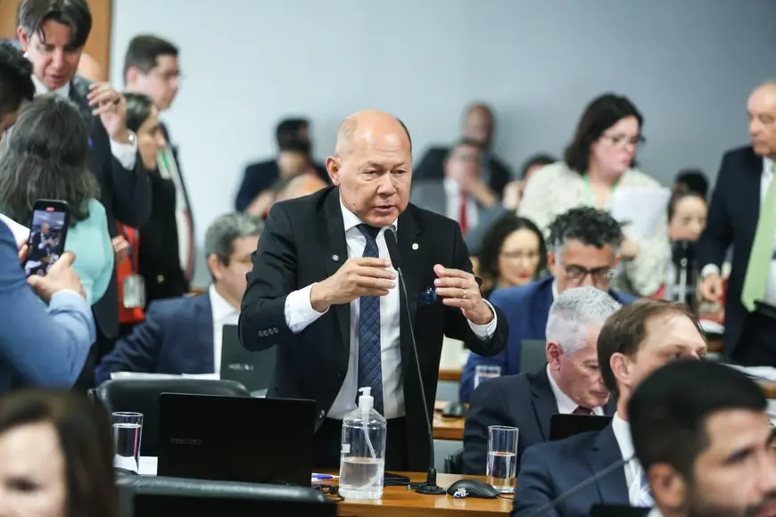 Coronel Chrisóstomo cobra ex-presidente do INSS sobre fraudes em aposentadorias