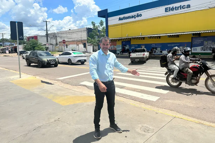 Prefeitura de Porto Velho instala faixa de pedestre na Rua João Goulart