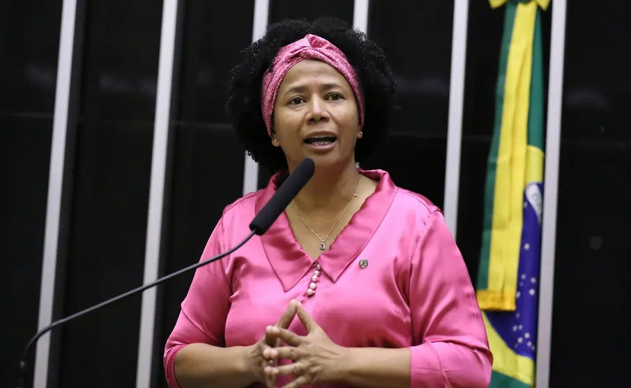 Sílvia Cristina propõe lei para mamografias a partir dos 30 anos durante Outubro Rosa