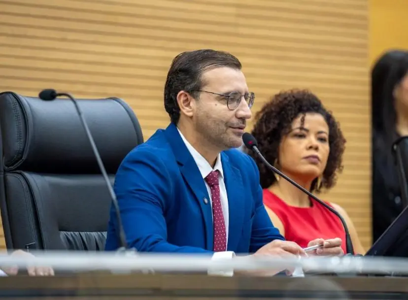 Deputado Ribeiro do Sinpol entrega Votos de Louvor a procuradores em Rondônia