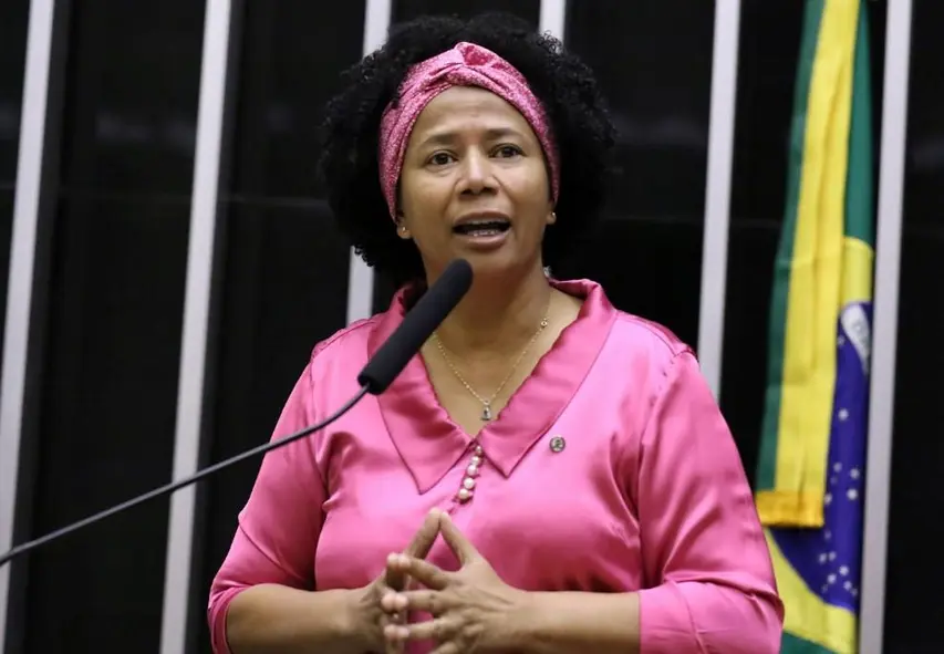 Deputada Sílvia Cristina propõe redução da idade para mamografia a 30 anos